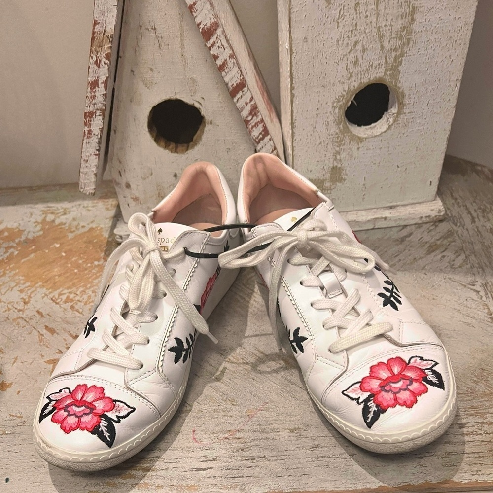 Kate Spade White Sneakers with Pink Floral Embroidered Design 7.5 - Picture 3 of 10